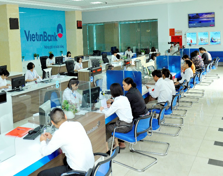 Hơn 65.000 tỷ đồng dư nợ được VietinBank cơ cấu, giữ nguyên nhóm nợ - 1