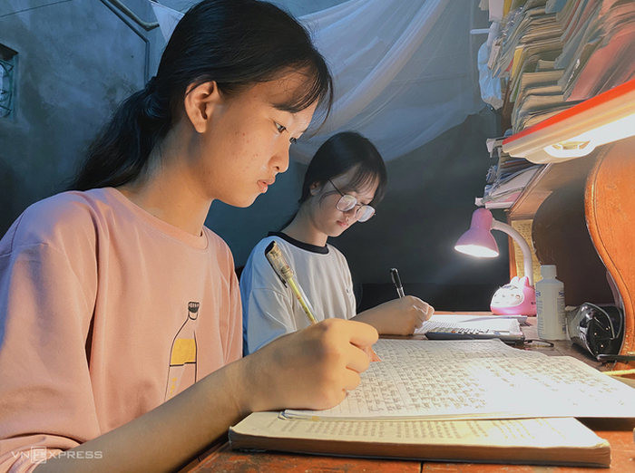 Sau 17 năm mổ tách rời, cặp song sinh dính liền Cúc - An hiện ra sao? - 3