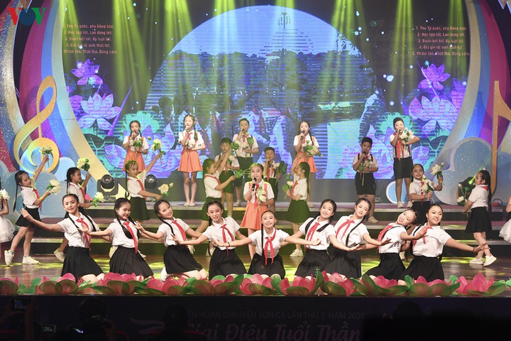 Tưng bừng đêm công diễn và trao giải Liên hoan Giai điệu Sơn ca 2020 - 1