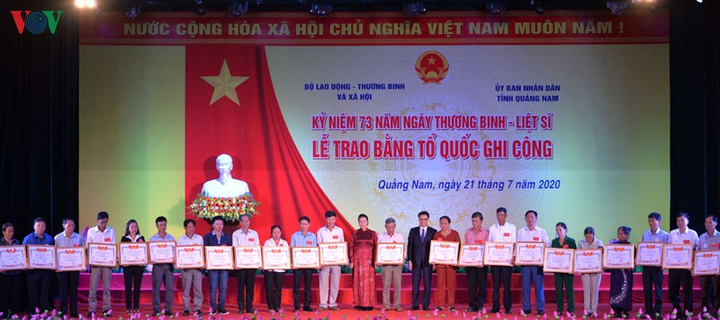 Chủ tịch Quốc hội dự Lễ trao bằng Tổ quốc ghi công tại Quảng Nam - 3