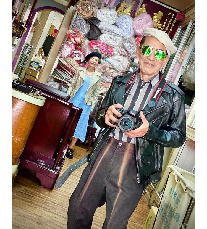 Ông bà chủ tiệm giặt U90 gây sốt mạng với chiêu tìm chủ cho món đồ bỏ quên - 7