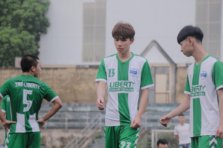 10X điển trai được mệnh danh 'hotboy ôm mèo' khiến dân mạng mê mệt - 5