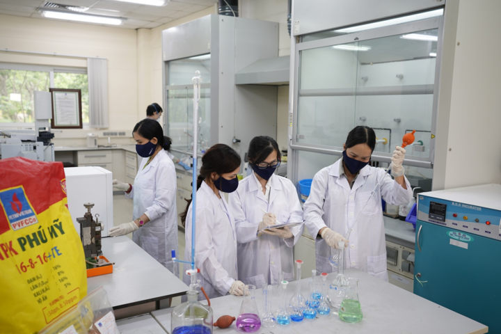 DPM: Sản xuất kinh doanh phân bón và hoá chất tăng mạnh - 1