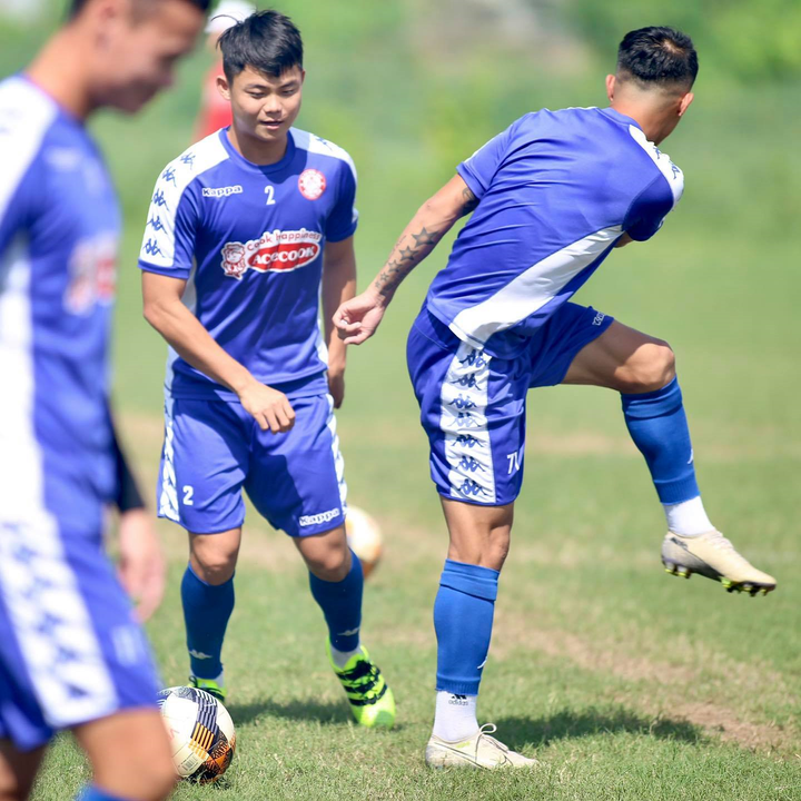 Công Phượng, Bùi Tiến Dũng căng mình tập luyện, quyết đánh bại Hà Nội FC - 2