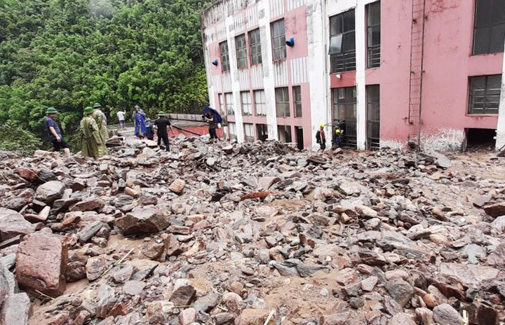 Mưa lũ lịch sử ở Hà Giang: Nhà máy thủy điện 2.000 tỷ đồng bị đất đá vùi lấp - 2