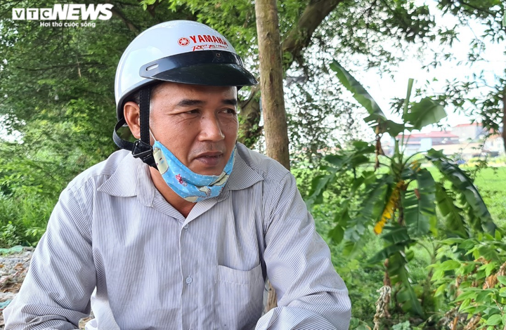 Công nhân liều mạng xé rào chắn, cắt đầu ô tô, băng qua quốc lộ - 15