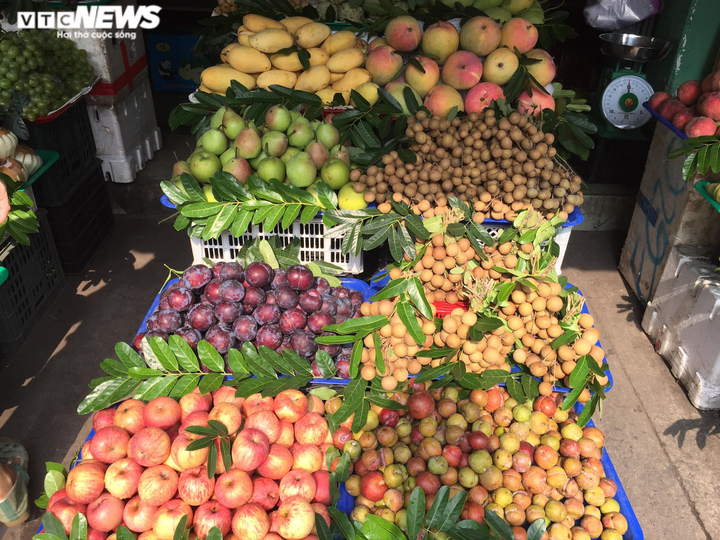 Mận Trung Quốc gắn mác Hà Nội tràn ngập trên phố Sài Gòn - 2