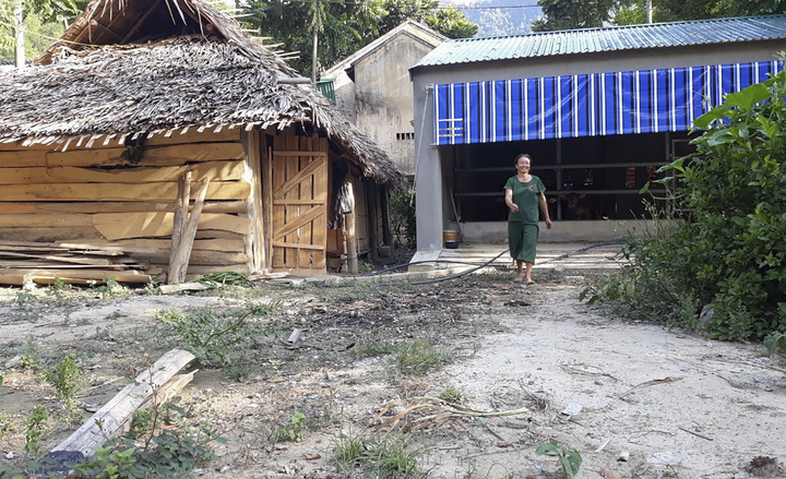 'Xây chuồng bò còn đắt hơn xây nhà tình nghĩa' - 1