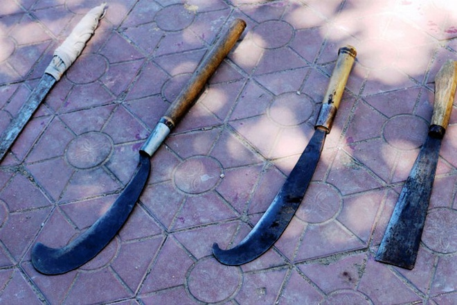 Nhóm thanh niên cướp taxi, ép tài xế viết giấy vay nợ 250 triệu đồng - 2