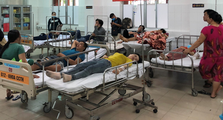 Hàng chục công nhân ở Cần Thơ nhập viện vì ngộ độc khí gas - 1