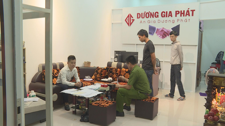 Bắt 2 nhóm thanh niên cho vay lãi cắt cổ 480%/năm - 1