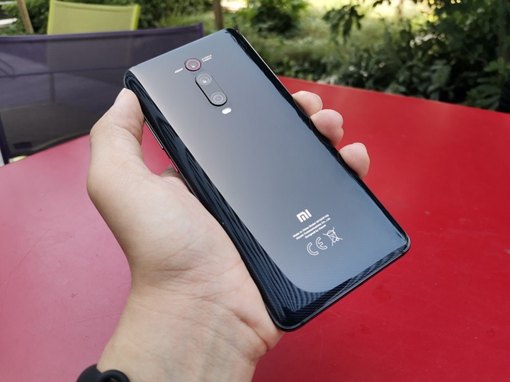 Điểm mặt 6 điện thoại thông minh, sang trọng nhưng giá cả bình dân - 6