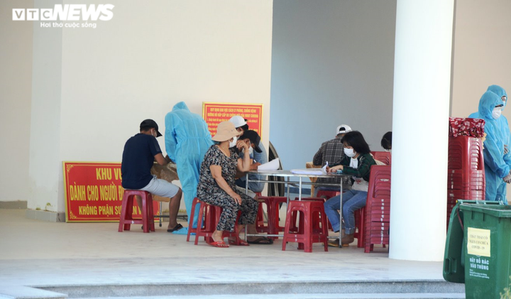 Trước khi mắc COVID-19, bệnh nhân 420 từng đi những đâu? - 2