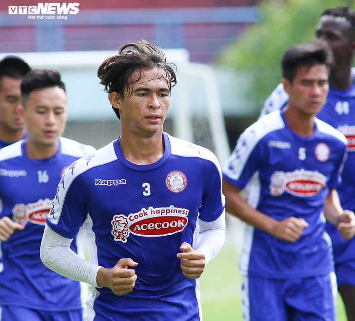 Toàn bộ ban huấn luyện Hàn Quốc vắng mặt trong buổi tập của CLB TP.HCM - 10