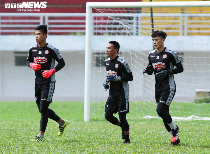 Toàn bộ ban huấn luyện Hàn Quốc vắng mặt trong buổi tập của CLB TP.HCM - 9