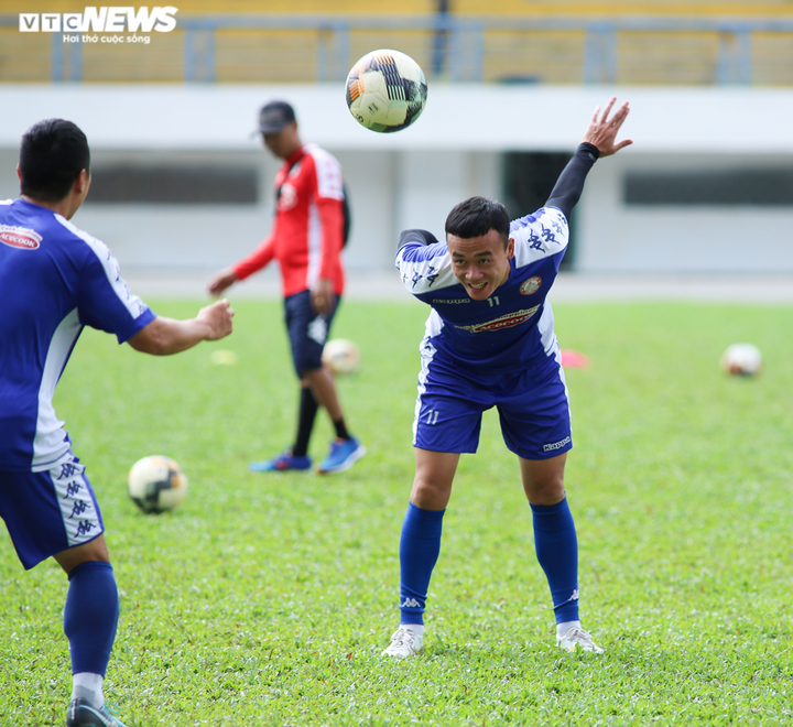 Toàn bộ ban huấn luyện Hàn Quốc vắng mặt trong buổi tập của CLB TP.HCM - 8