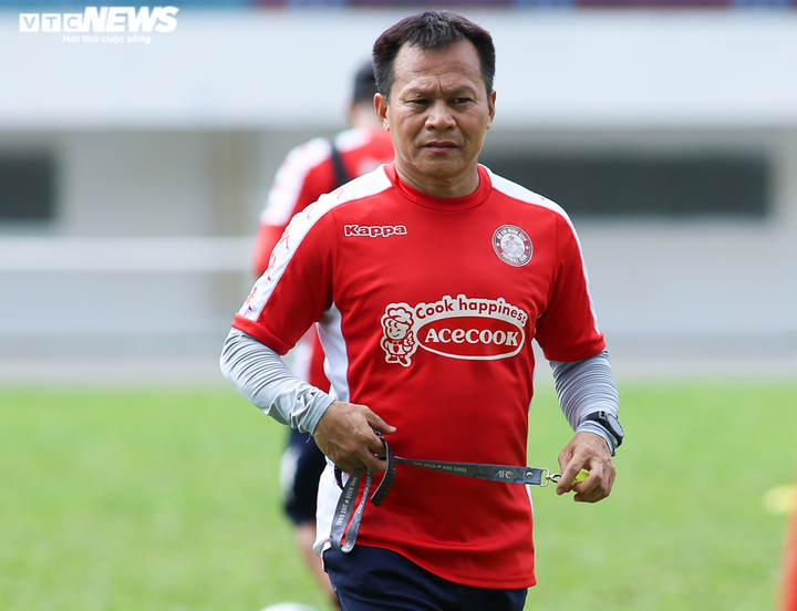 Toàn bộ ban huấn luyện Hàn Quốc vắng mặt trong buổi tập của CLB TP.HCM - 11