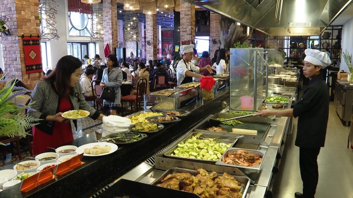 Mua vé cáp treo Fansipan được tặng buffet trưa hấp dẫn - 2