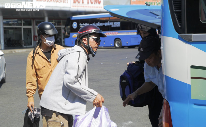 Người Đà Nẵng trước giờ giãn cách xã hội theo Chỉ thị 16 - 8