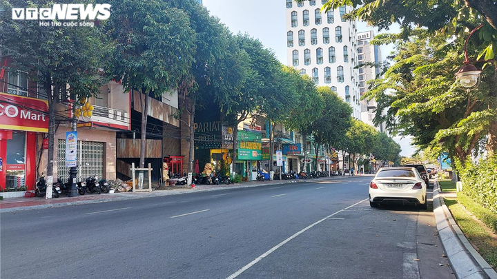 Người Đà Nẵng trước giờ giãn cách xã hội theo Chỉ thị 16 - 6