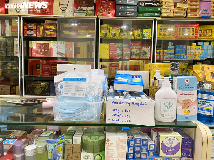 Khẩu trang lại khan hàng, tăng giá, dân buôn muốn mua nhiều cũng không có - 4