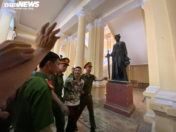 Tử hình trùm ma túy Văn Kính Dương, hot girl Ngọc 'Miu' lĩnh 16 năm tù - 1