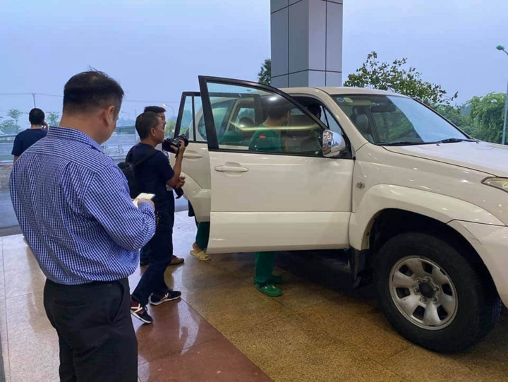 Hình ảnh những 'chiến binh áo trắng' lên đường đón 120 người COVID-19 về nước - 6