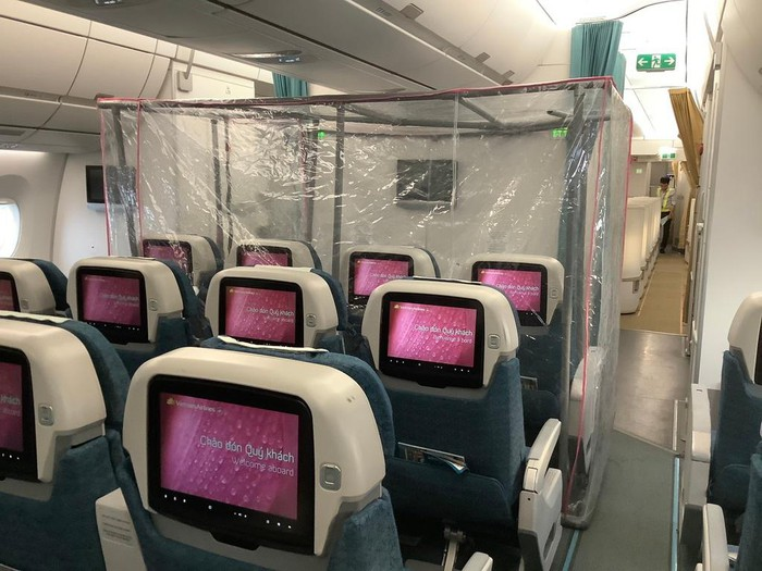 Y bác sĩ Việt sẵn sàng 'cuộc chiến mới' đón 120 người mắc COVID-19 về nước - 5