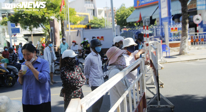 5 bệnh nhân mới mắc COVID-19 tại Đà Nẵng từng đi chùa, đi chợ, đi về quê - 2