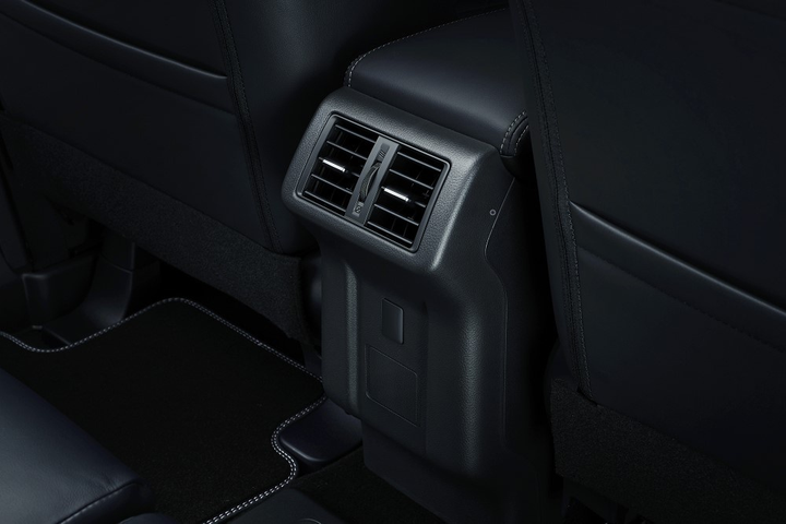 Mitsubishi Outlander bản cao nhất ra mắt tại Việt Nam, giá trên 1 tỷ đồng - 8