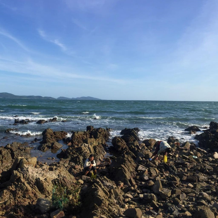 Quan Lạn: Vẻ đẹp mê hoặc của những bãi cát trắng muốt trải dài bất tận - 10