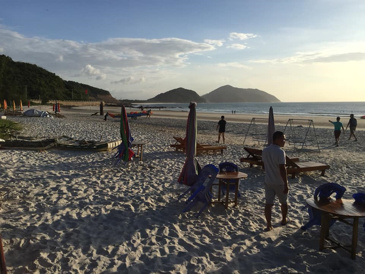 Quan Lạn: Vẻ đẹp mê hoặc của những bãi cát trắng muốt trải dài bất tận - 5