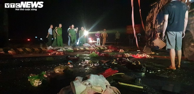 Hiện trường lật xe khách ở Thái Bình khiến gần 20 người bị thương - 8