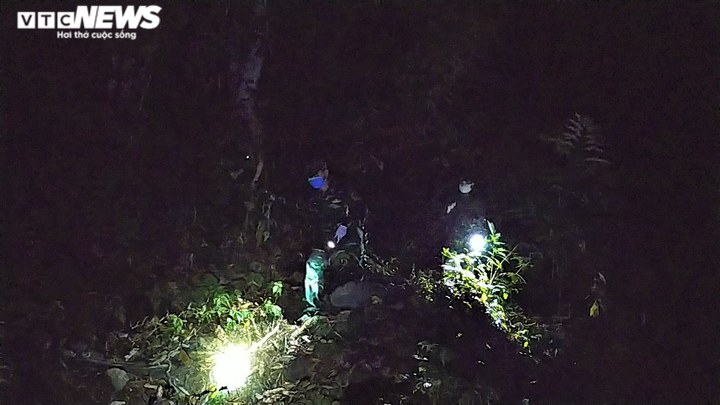 Bộ đội biên phòng Nghệ An tuần tra thâu đêm, ngăn nhập cảnh trái phép - 5