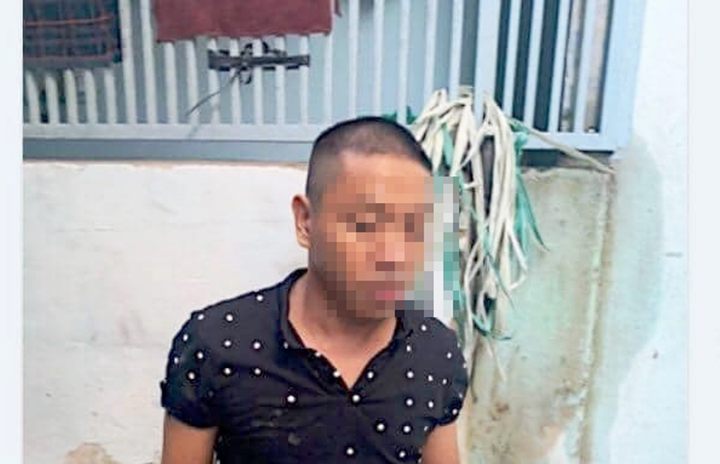 Đóng cửa siêu thị vì người tâm thần vào bôi nước bọt lên hàng loạt hàng hóa - 1