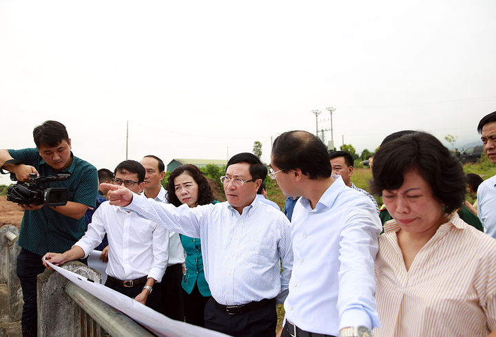 Phó Thủ tướng Phạm Binh Minh lên Lào Cai thị sát khu vực biên giới - 1