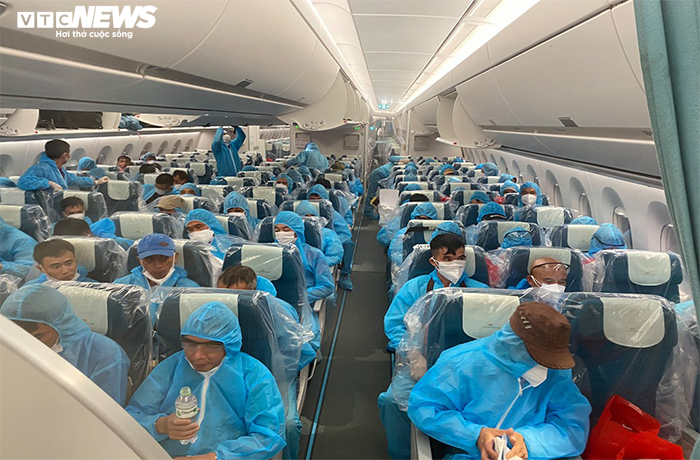 Điều đặc biệt của chuyến bay Guinea Xích Đạo chở 219 công dân Việt Nam về nước - 1