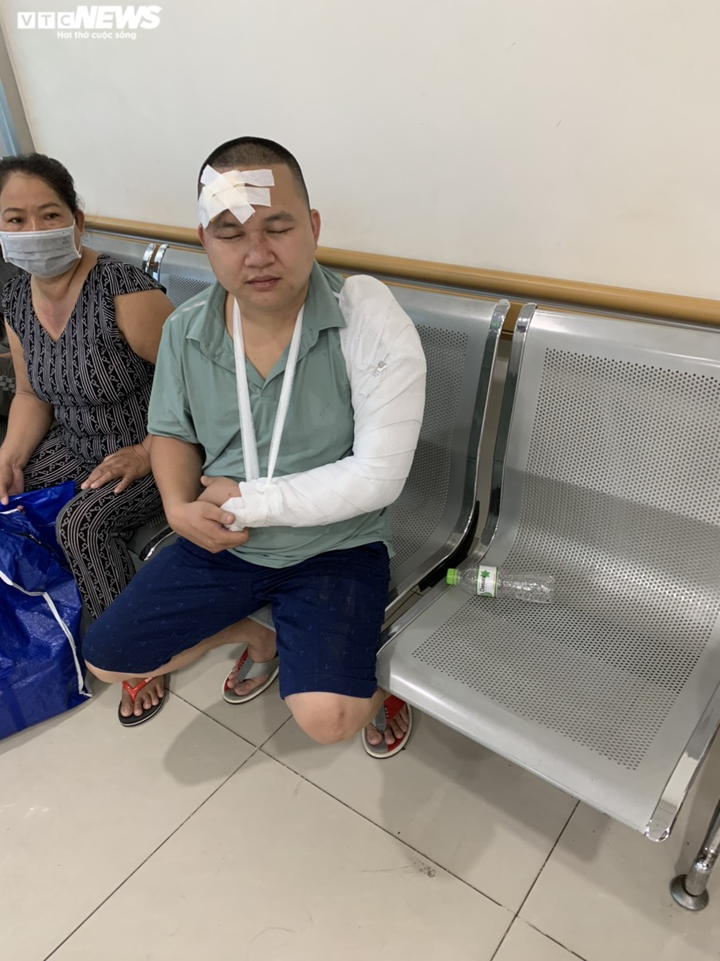 Đi đòi nợ, bị con nợ gọi đồng bọn tới đánh bất tỉnh - 1