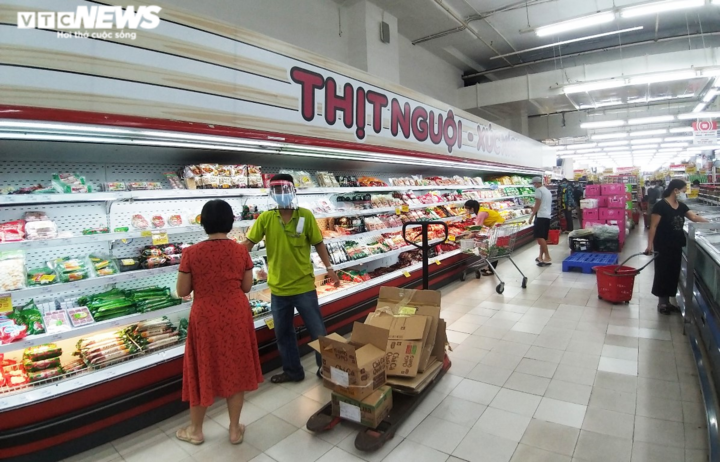 Lương thực, thực phẩm ở Đà Nẵng: 'Mua mấy cũng có, giá không đổi' - 3