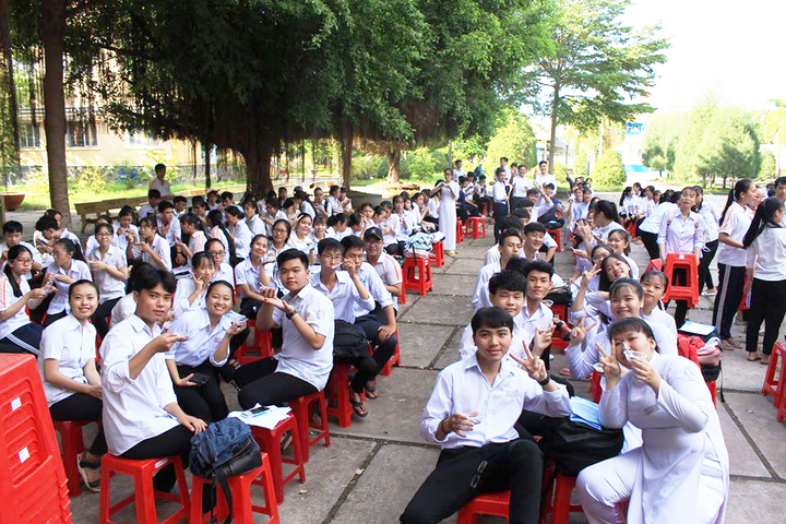 Thầy cô thức thâu đêm nấu chè tú tài để chúc học trò thi tốt - 2