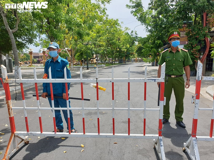 5 trường hợp nghi mắc COVID-19, Hội An phong tỏa một khu phố - 1