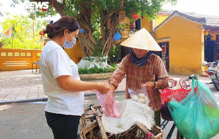 Ảnh: Phố cổ Hội An trước ‘giờ G’ thực hiện cách ly xã hội - 9