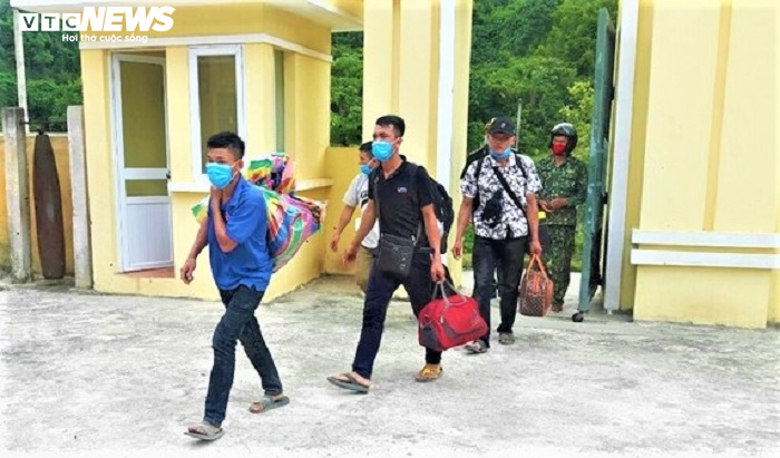 Bộ đội biên phòng Nghệ An tuần tra thâu đêm, ngăn nhập cảnh trái phép - 11