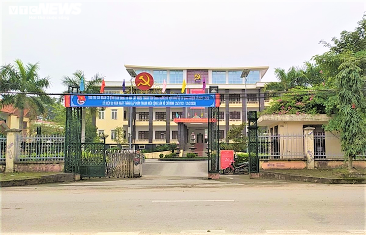 Huyện nợ hơn 50 tỷ đồng chi tiêu vặt: Cách chức nguyên Bí thư, Chủ tịch - 1