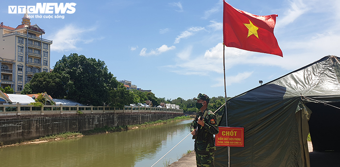 Lính biên phòng ròng rã 4 tháng trực xuyên ngày đêm ngăn nhập cảnh trái phép - 15