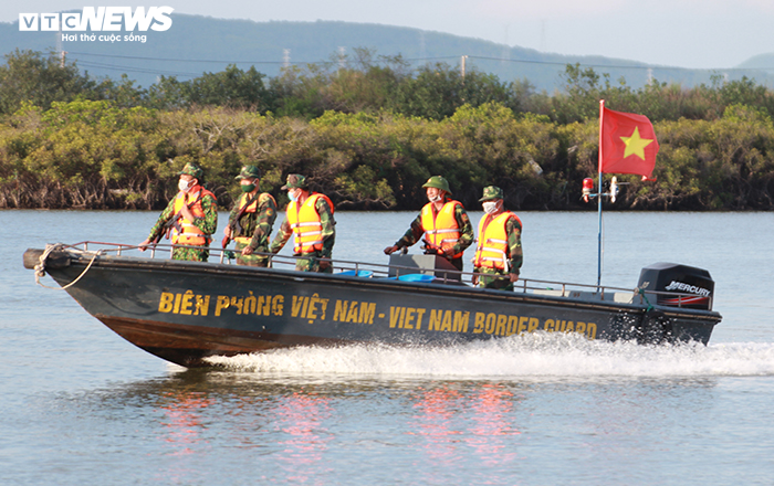 Lính biên phòng ròng rã 4 tháng trực xuyên ngày đêm ngăn nhập cảnh trái phép - 17