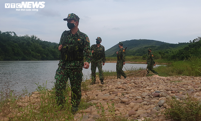 Lính biên phòng ròng rã 4 tháng trực xuyên ngày đêm ngăn nhập cảnh trái phép - 5