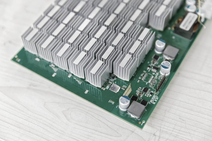 Trung Quốc ồ ạt nhập chip điện tử Hong Kong - 1