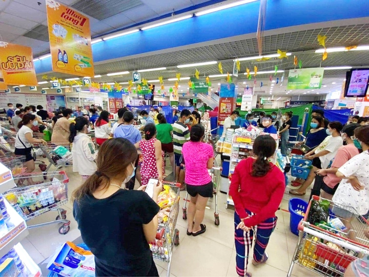 Co.opmart Đà Nẵng vừa lo bán hàng, vừa lo “tiếp tế” các bệnh viện lớn - 3