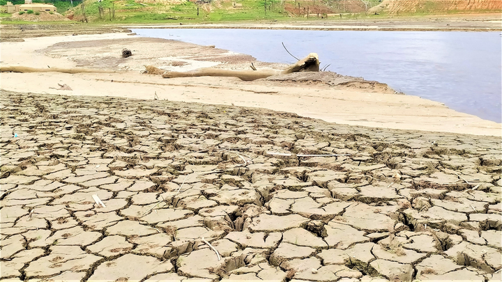 Hạn hán khốc liệt, lô cốt quân sự lộ thiên sau 8 năm chìm dưới lòng hồ thủy điện - 4